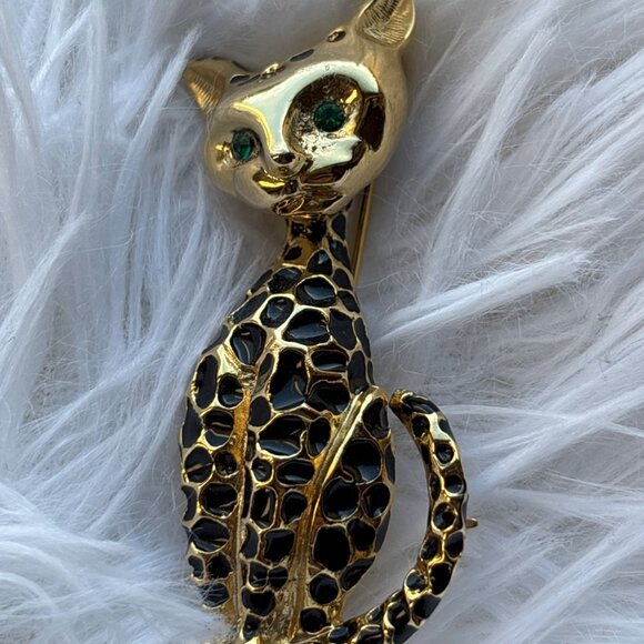 Vintage Gold-Tone Leopard Cat Brooch With Green Rhinestone Eyes & Black Enamel - Picture 3 of 8